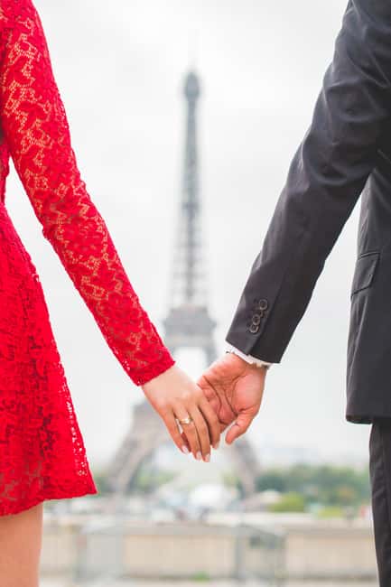 Paris Photo Experience - Eiffel Tower photos on foot: guidance that keeps you looking real
