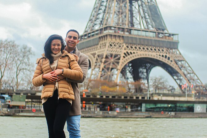 Paris Photo Shoot Session – Eiffel Tower Photographer - Where the Eiffel Tower session actually starts: Trocadéro