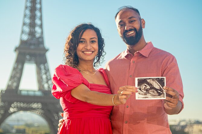 Paris Photo Shoot Session – Eiffel Tower Photographer - Who the photographer experience fits best