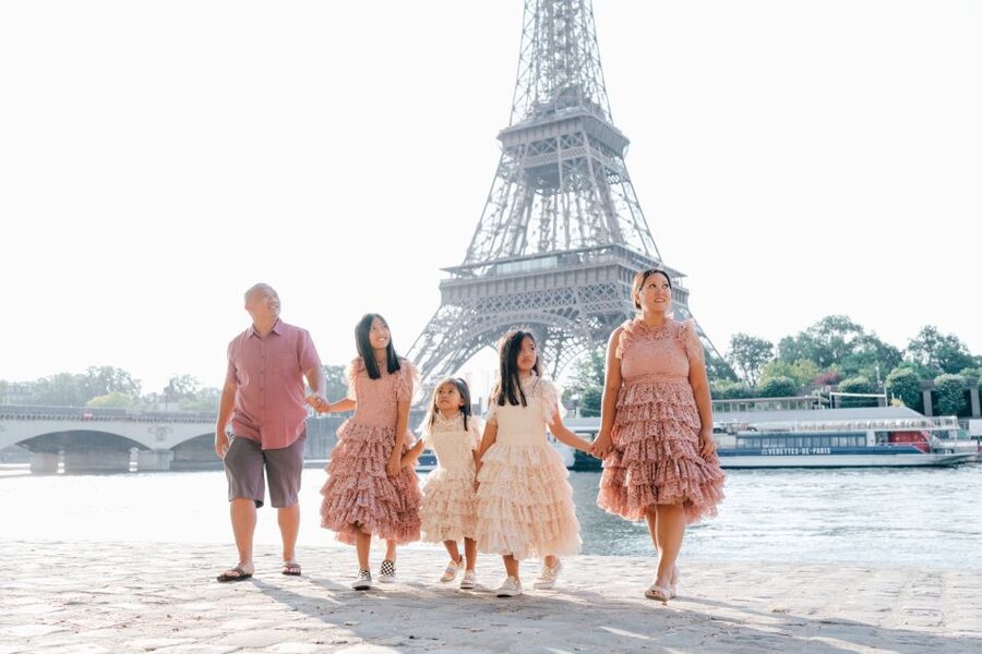 Paris: Photo Shoot with a Private Travel Photographer - Pont de Bir-Hakeim stop: the Eiffel-adjacent bridge moment