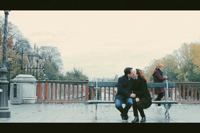 Paris Photo Shoot with Professional Photographer - Palais-Royal: classic Paris calm with flexible shooting space