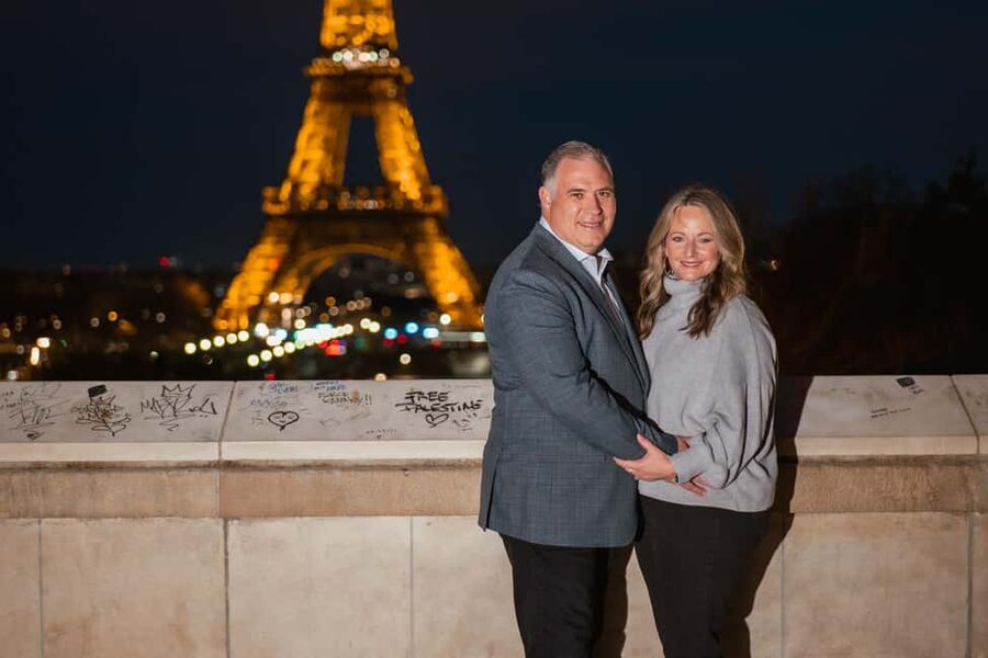 Paris photographer 1h near the Eiffel Tower or in Paris - Value and price: $137 per person for an hour of direct coaching