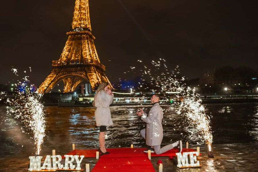 Paris photographer 1h near the Eiffel Tower or in Paris - Who this Paris photo session fits best