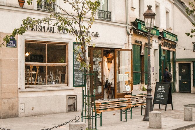 Paris Photography Tour - Self Guided Tour of Paris' Top Instagram Spots - Quais de la Seine, where books and art meet the river story
