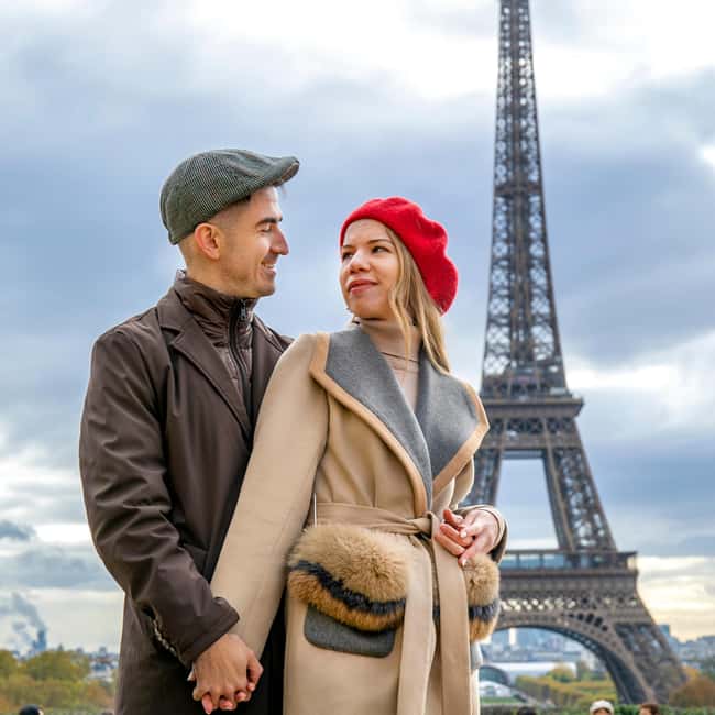 Paris: Photoshoot Around Eiffel Tower with 55 Edited Photos - Meeting at Trocadero, with the Eiffel view ready to go