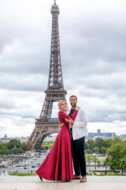 Paris: Photoshoot Around Eiffel Tower with 55 Edited Photos - The hour moves fast, but it is built for real people