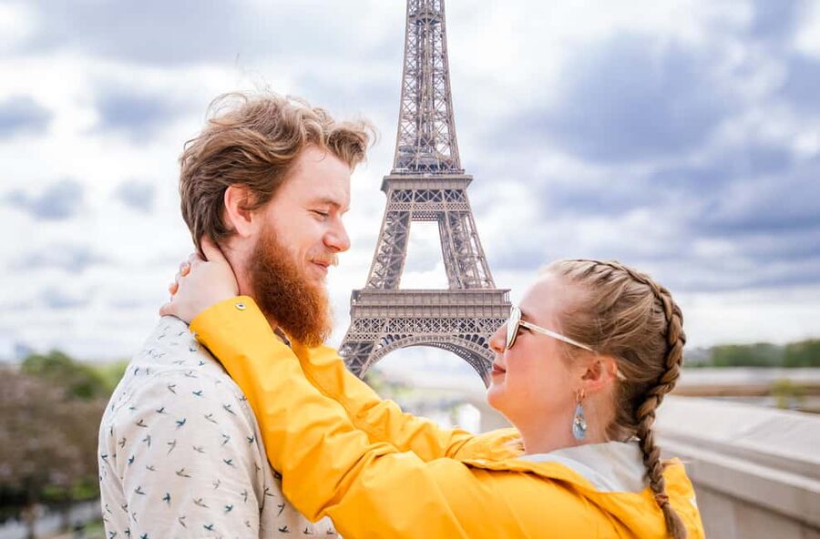 Paris: Premium Photoshoot with Iconic Eiffel Tower Views - Weather, Timing, and the Charged Smartphone Rule