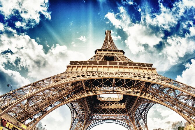 Paris Private Arrival Transfer: Railway Station to Hotel - Finding Your Driver at the Front of the Platform