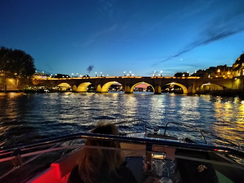 Paris: Private Boat Cruise on Seine River - Languages and Private Guide Service: What You Get With a Small Group