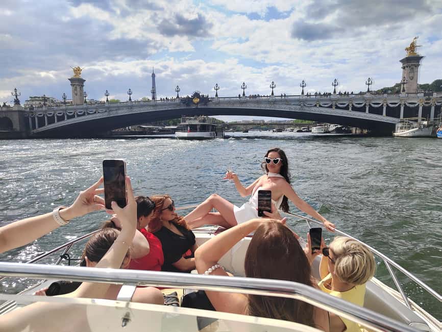 Paris: Private Boat Cruise on Seine River - Eiffel Tower Photo Angles and the Pont Alexandre III Thrill