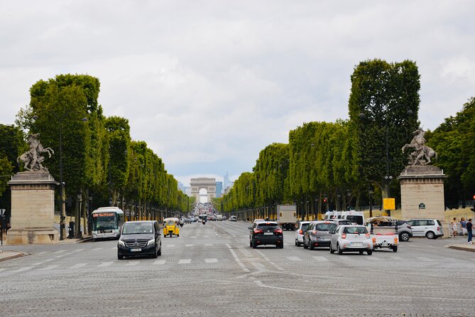 Paris: Private City Tour by Car with Driver and Guide - Invalides viewpoints and the best Eiffel moment from Trocadéro