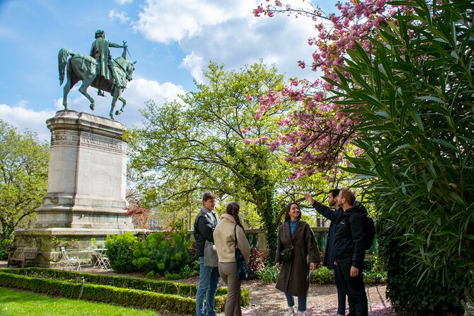 Paris Private Custom Tour: Half-Day Experience with a Local Guide - Paris private custom tour at a glance: what 4 hours buys you