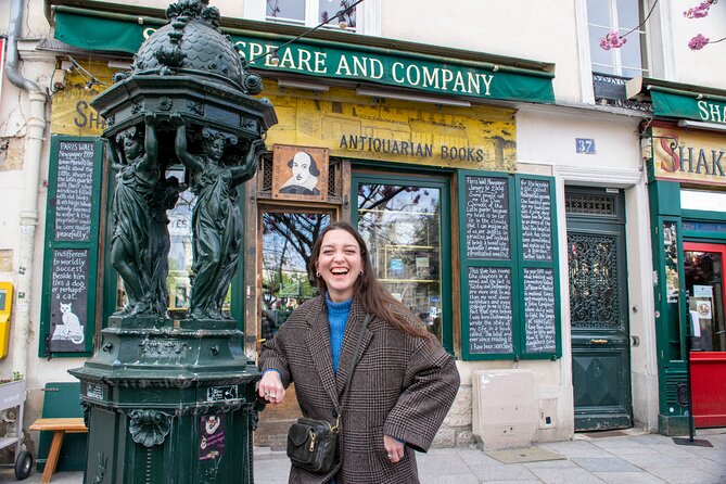 Paris Private Custom Tour: Half-Day Experience with a Local Guide - Shakespeare and Company and the Wallace Fountain: literature meets street life