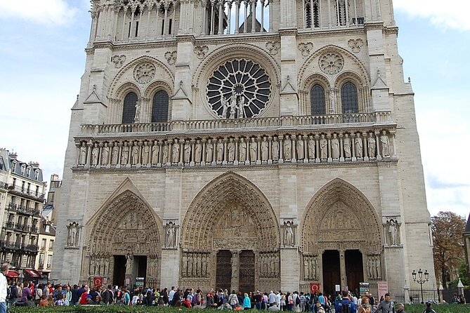 Paris : Private Custom Walking Tour with A Guide (Private Tour) - How the Private Custom Route Works (Meet Your Guide at Your Door)