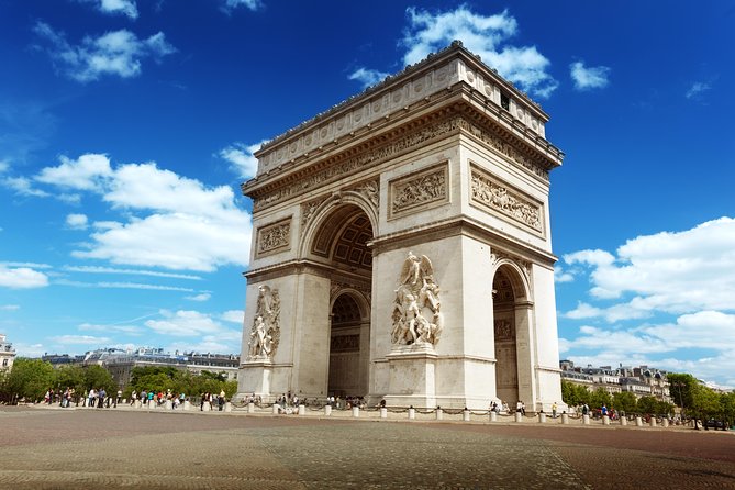 Paris Private Day Tour & Seine Cruise for Kids and Families - Montmartre with Sacré-Coeur: hilltop views, village streets, and snack practice