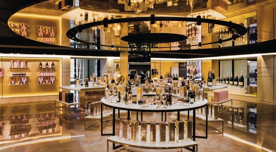Paris: Private Epernay Trip with Champagne Vineyard Tastings - Pacing, group size, and what to wear for a comfortable day