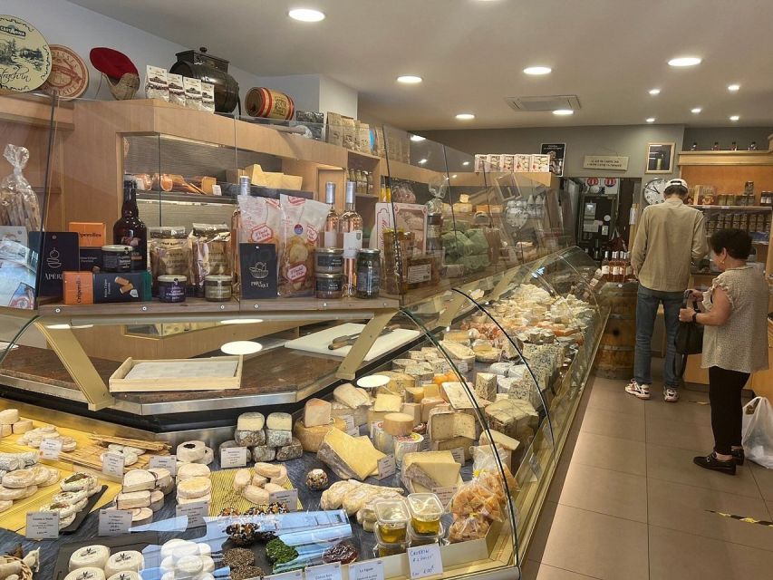 Paris: Private Food Tour in Montmartre - Small Artisans and Traditional Methods: What You’re Really Learning