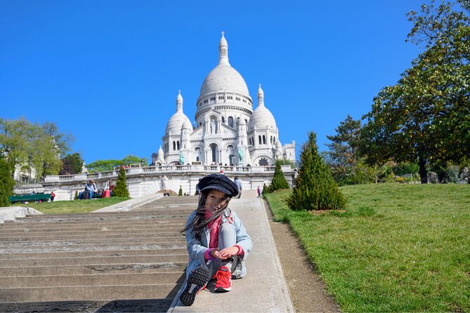 Paris Private Full Day Tour: Montmartre, Sights & Eiffel Tower - Café des Deux Moulins, plus a real break for your feet