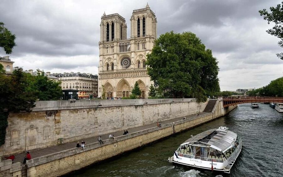 Paris: Private Full or Half-Day Sightseeing Tour with Local - Private Paris by car: 4 or 8 hours that match your rhythm