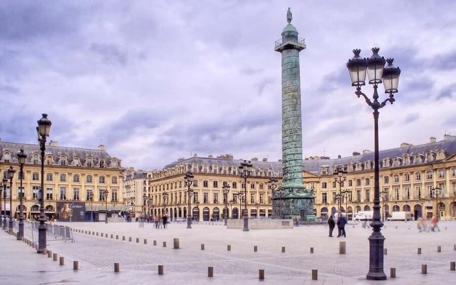Paris: Private Full or Half-Day Sightseeing Tour with Local - Notre Dame, Pont Neuf, Latin Quarter, Panthéon, and a calmer garden finish