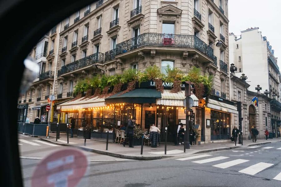 Paris: Private Guided City Tour in a Traction Avant or DS 21 - Palais de l’Élysée and Place Vendôme: Where Power Meets Elegance