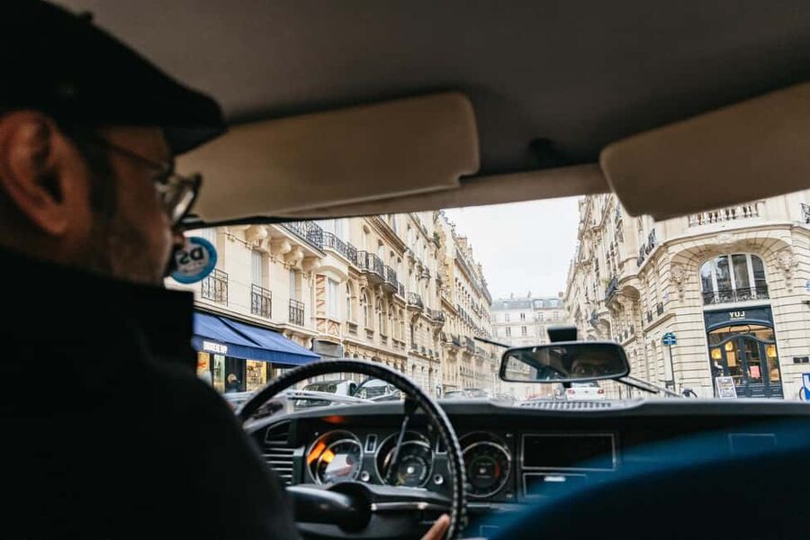 Paris: Private Guided City Tour in a Traction Avant or DS 21 - Palais Garnier, Moulin Rouge, and the Sacré-Cœur Mood Shift