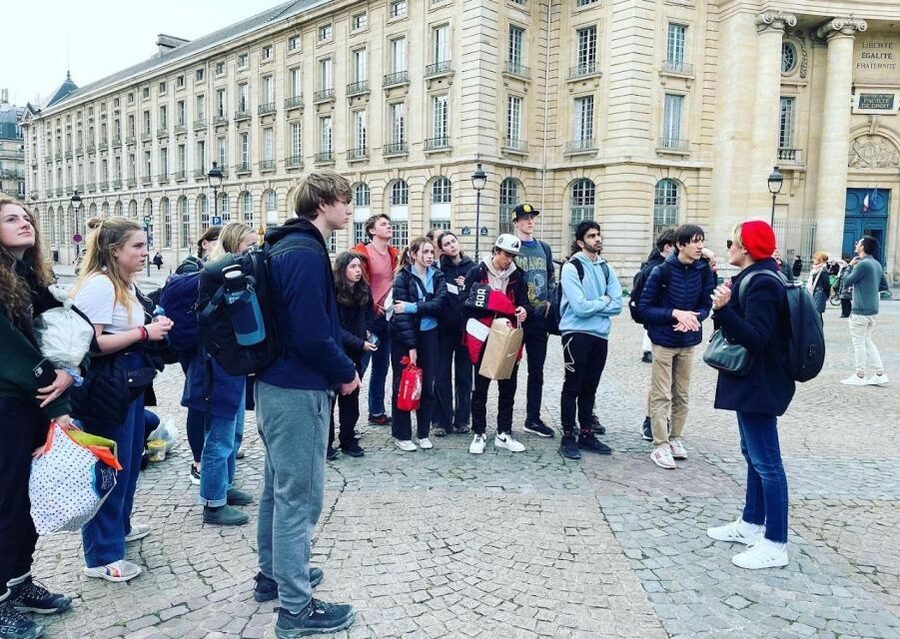 Paris: Private Half-Day Walking Tour with a Local Guide - Louvre photo stop, Latin Quarter flow, and Notre-Dame close-up time