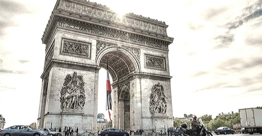 Paris: Private Layover Tour - Montmartre and Sacré-Cœur: walking views you can actually fit