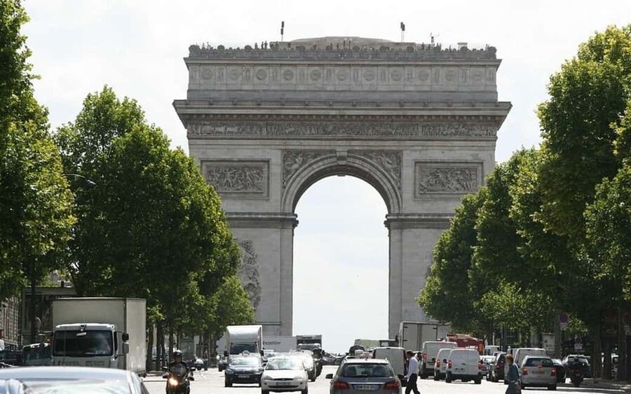 Paris: Private Layover Tour with Airport Pickup & Dropoff - Why this Paris layover tour is built for getting your bearings fast