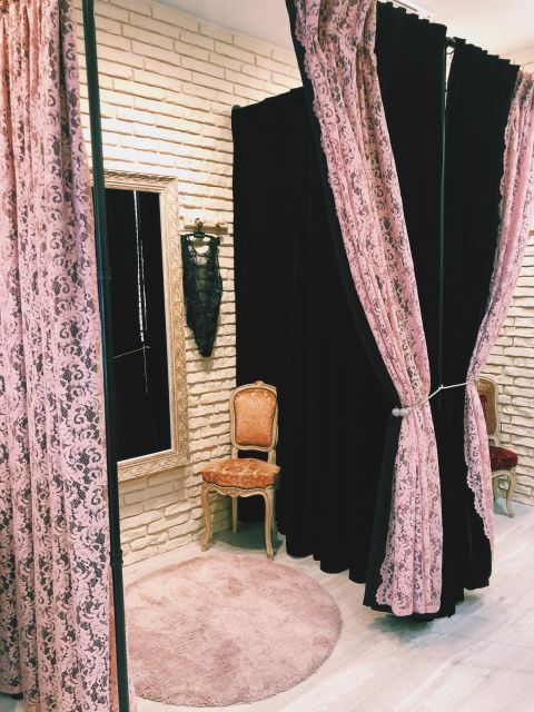 Paris: Private Lingerie Fitting activity - Where the fitting starts: Rue de Rennes and a discreet Red boutique