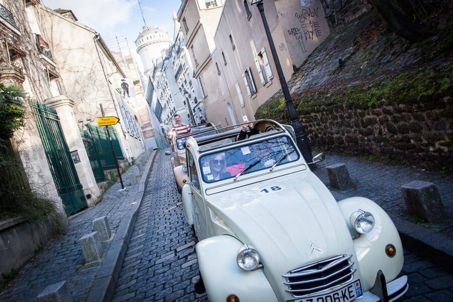 Paris: Private little-known places tour in Citroën 2CV 2h - Why a Citroën 2CV is such a smart way to see Paris