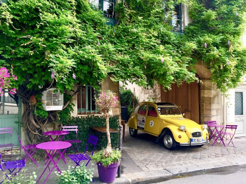 Paris: Private little-known places tour in Citroën 2CV 2h - Pickup and drop-off across Paris districts 1 to 20