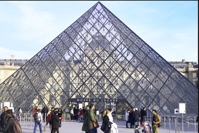 Paris Private Louvre Museum, Must See, 1H30 Tour. - Private vs semi-private: how group size changes the vibe