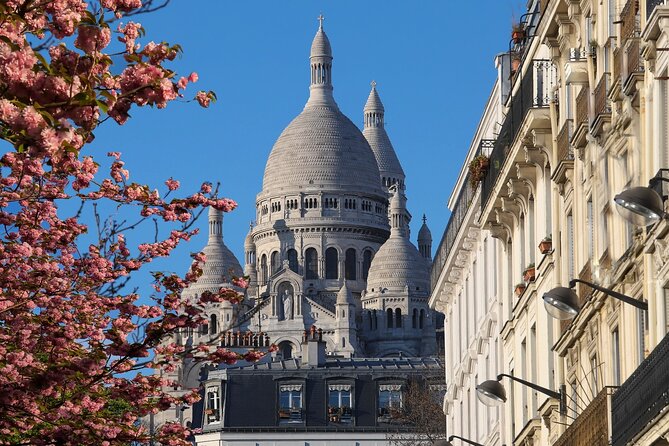 Paris Private Montmarte Tour : Sacre Coeur with Expert Guide - Moulin Rouge Stop: Best Photos, No Show Ticket Needed