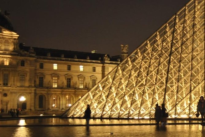 Paris Private Night Tour with River Cruise and Champagne Option - The Seine section: bridges, reflections, and a best-view moment near D’Orsay