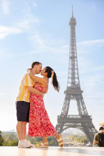 Paris: Private Photoshoot at the Eiffel Tower - Who this fits best, from solo shoots to families