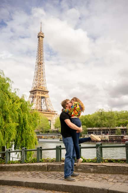 Paris: Private Photoshoot at the Eiffel Tower - What you get after the shoot: edited photos in a secure gallery