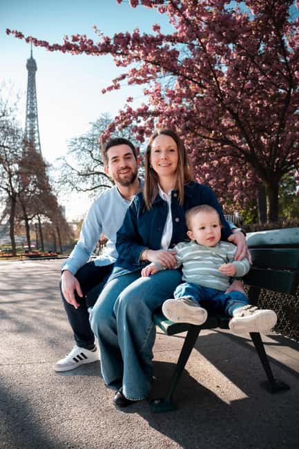 Paris: Private Photoshoot near any chosen Landmark - What you actually do during the session (posing tips without the stress)