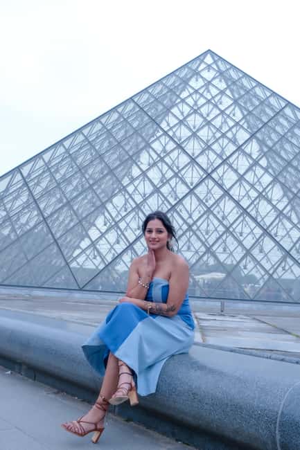Paris: Private Photoshoot Outside the Louvre Museum - Why a Private Louvre Shoot Beats Selfies in Real Life