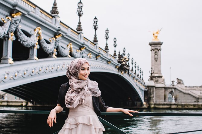 Paris - Private Photoshoot with a Top-Rated Local Photographer - Why a private Paris photo session beats selfies
