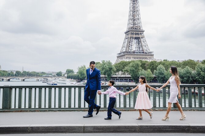 Paris - Private Photoshoot with a Top-Rated Local Photographer - Louvre Museum: exteriors that still deliver