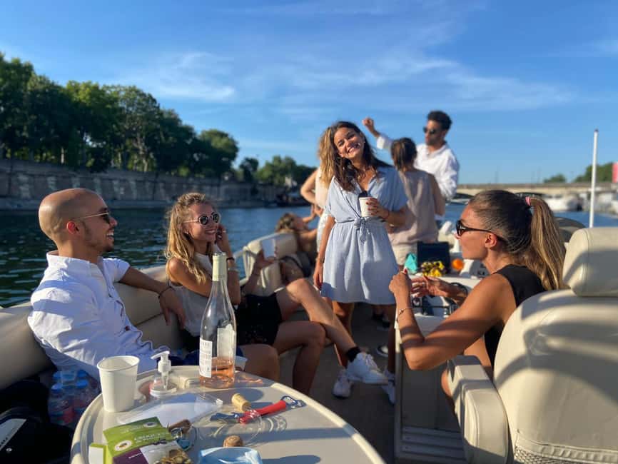 Paris: Private pontoon boat cruise on the Seine - First Steps at Quai François Mitterrand Dock