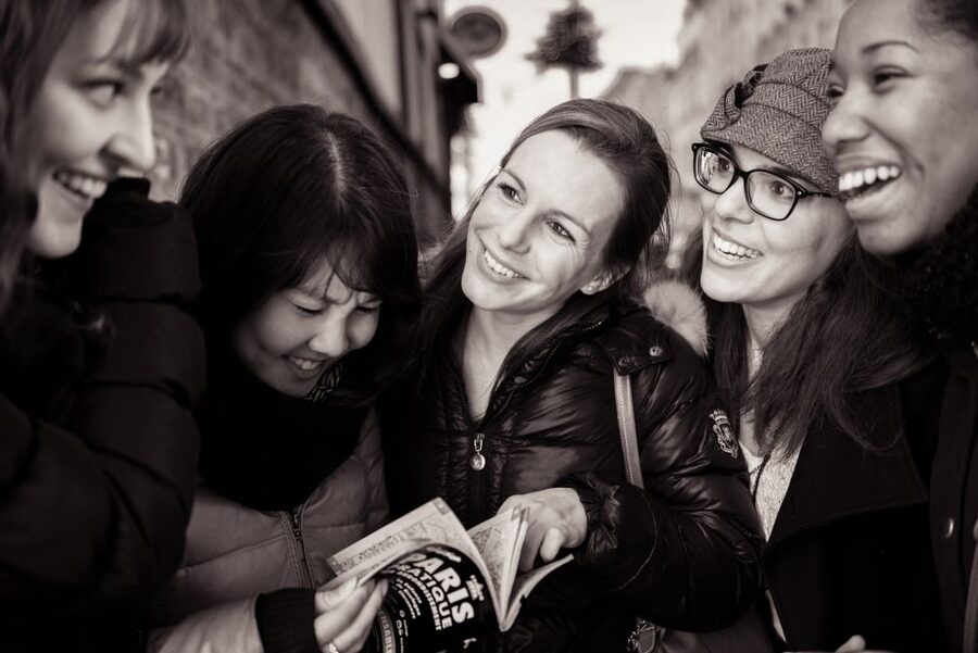 Paris: Private Professional Photo Shoot - How a 1-hour private Paris shoot stays personal and not stiff