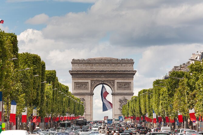 Paris Private Sightseeing Guided Tour by Electric Rickshaw - What makes the guides matter, and how you can use that