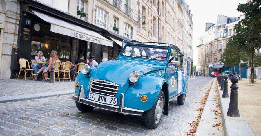 Paris: Private Sightseeing Tour in Citroën 2CV - Eiffel Tower moments, plus how to use the photo stops well