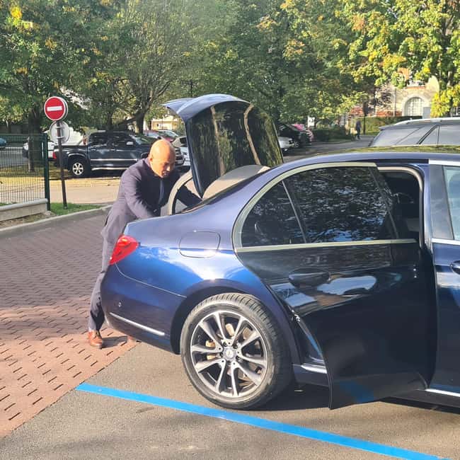 Paris: Private Tour by Chauffer-Driven Car - Pickup, Timing, and How the Day Stays Flexible
