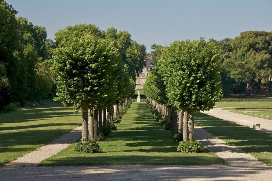 Paris: Private Tour of Domaine de Chantilly Ticket&Transfer - Hotel Pickup, Skip-the-Line Tickets, and the Pace of 7 Hours