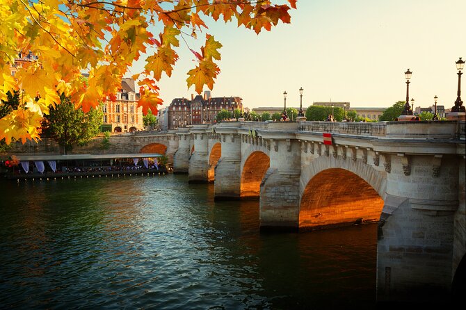 Paris Private Tour to Louvre Museum & French Crepes - A Smooth 5 to 6 Hours From Pont Neuf to the Louvre