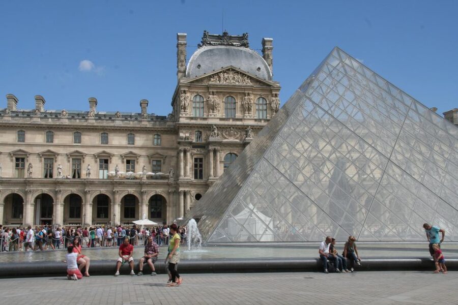 Paris: Private Tour with a Local Guide - Time budget that actually works: 2 to 8 hours