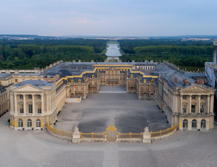 PARIS: Private transfer Château Versailles van 7 people 4H - The return trip: less stress, but watch your timing